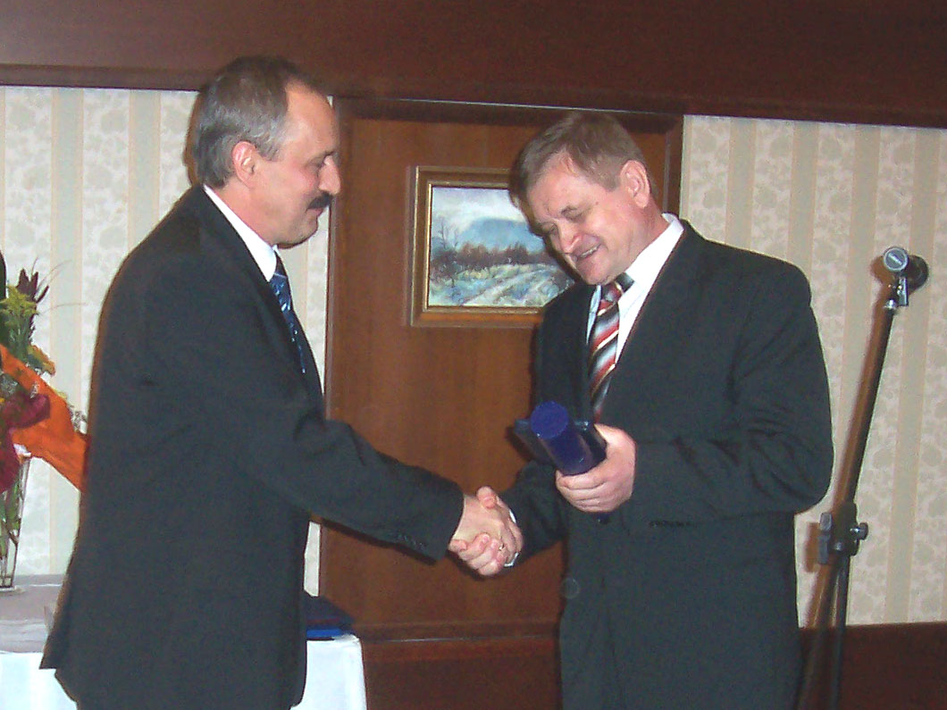 cech-kamenarov-091119.jpg